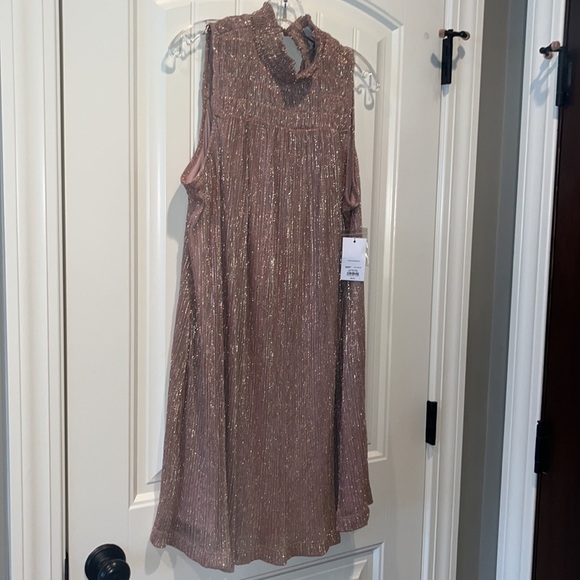SHIMMERY metallic rose gold mock neck Flowy knee length dress medium NWT - Picture 9 of 12